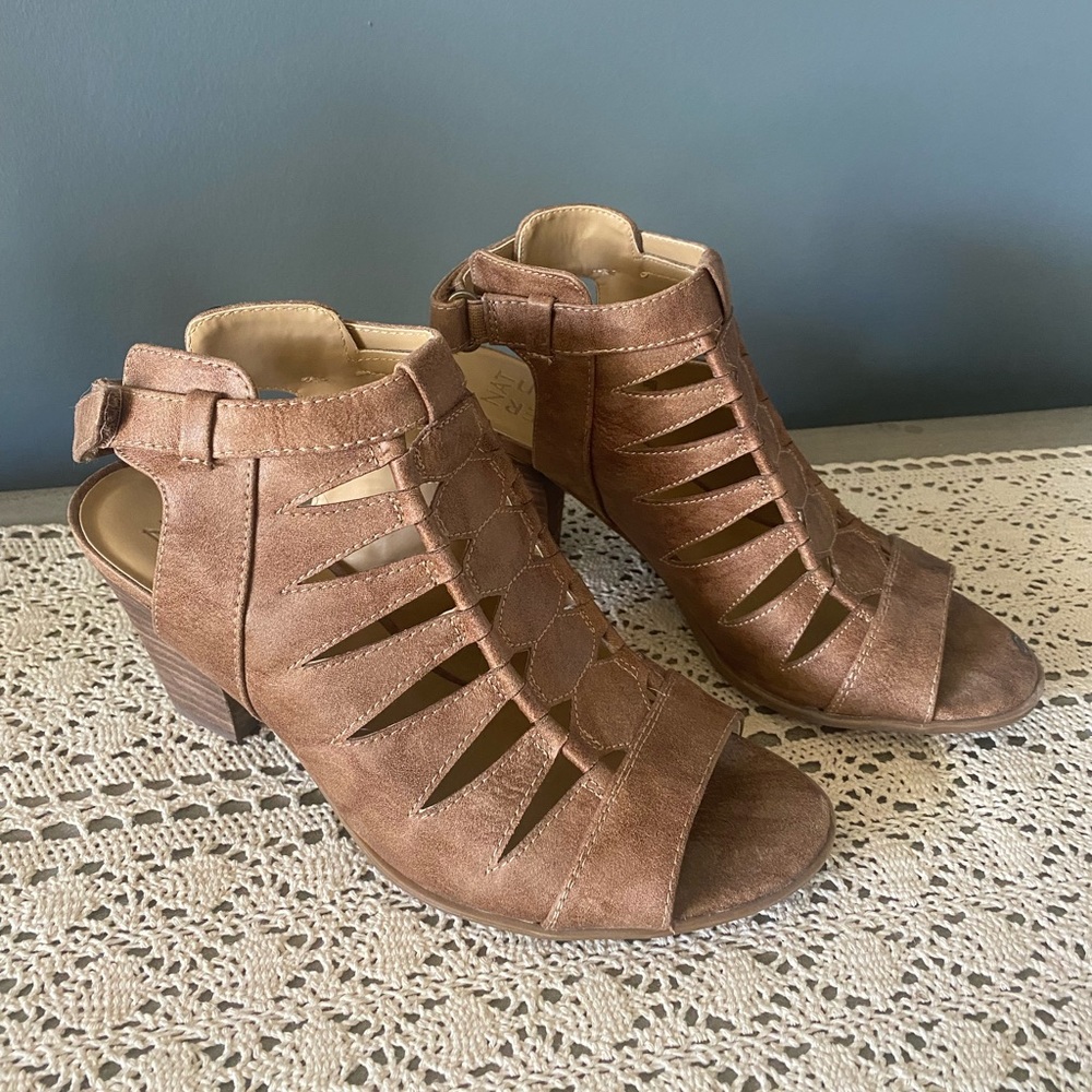 Naturalizer tan heel - US 8